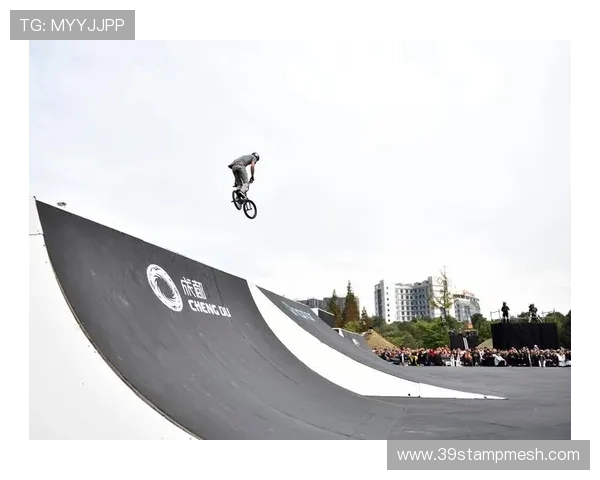 成都极限运动队在世界街舞大赛中的速度表现引发热议与赞赏