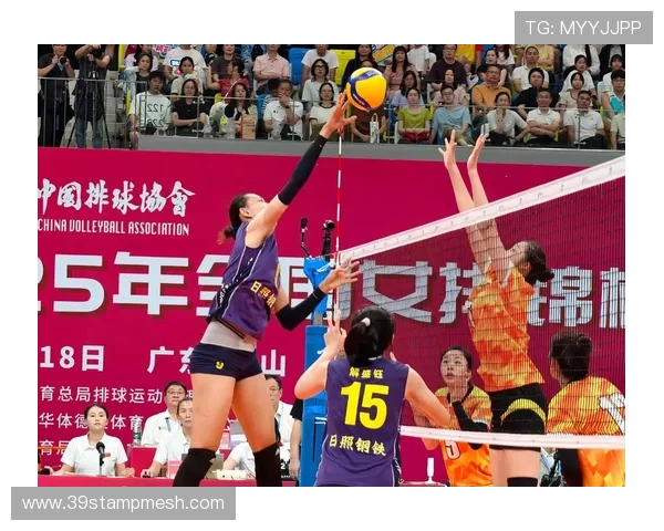 泰国女子排球队与日本女子排球队激烈对决展现排球魅力与竞技精神 泰国女子排球队与日本女子排球队激烈对决展现排球魅力与竞技精神